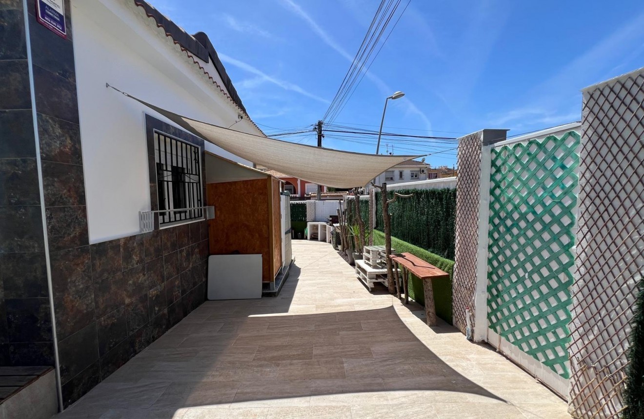 Aus zweiter Hand - Chalet -
Torrevieja - Los Balcones