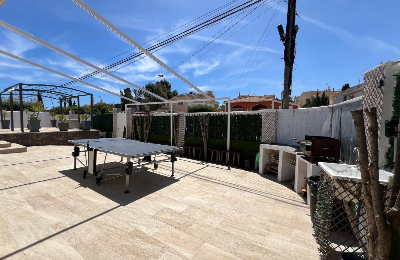 Aus zweiter Hand - Chalet -
Torrevieja - Los Balcones