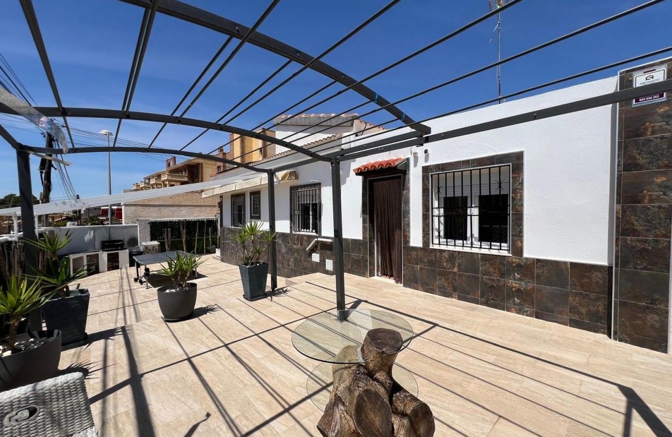 Aus zweiter Hand - Chalet -
Torrevieja - Los Balcones