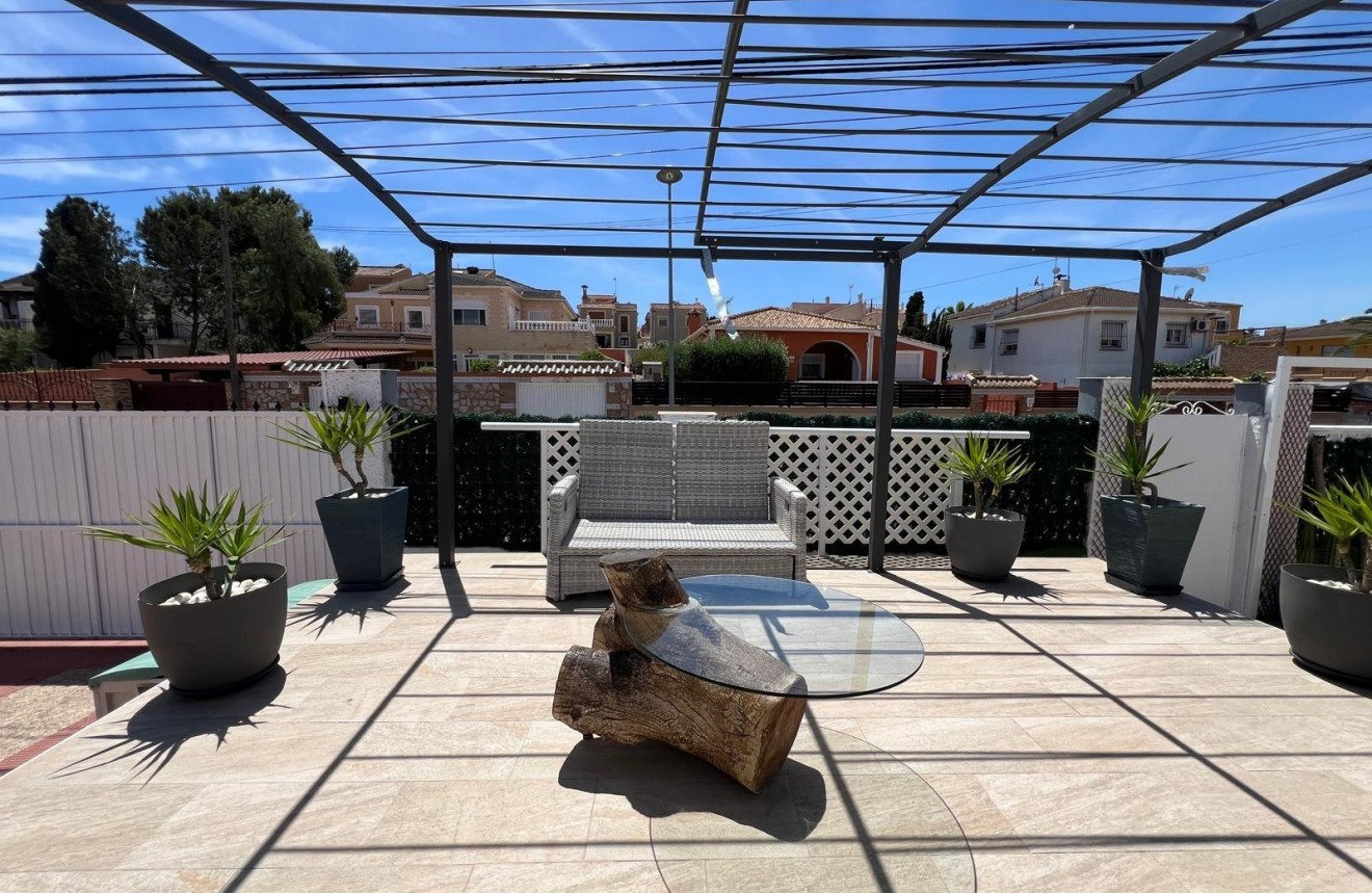 Aus zweiter Hand - Chalet -
Torrevieja - Los Balcones