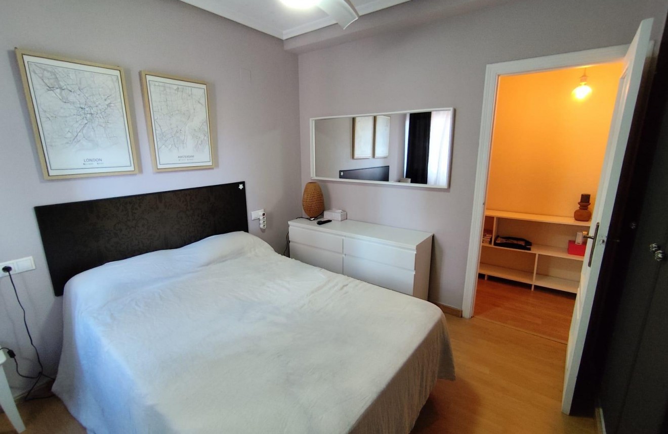 Segunda mano - Apartamento / piso -
Torrevieja - Nueva Torrevieja