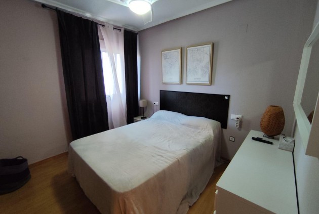 Segunda mano - Apartamento / piso -
Torrevieja - Nueva Torrevieja