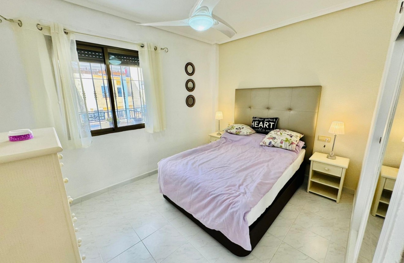 Tweedehands - Appartement / flat -
Torrevieja - Costa Blanca