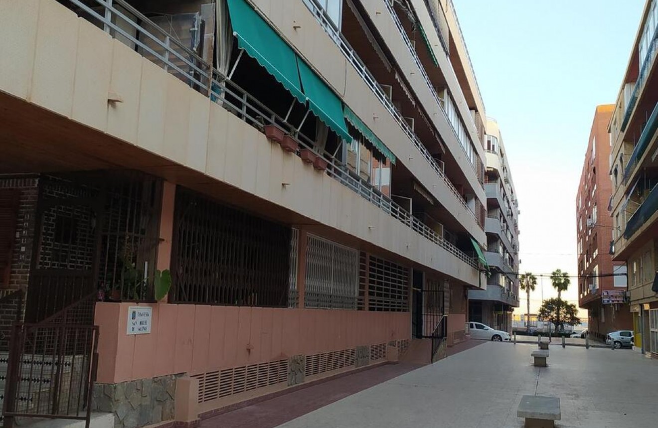 Segunda mano - Apartamento / piso -
Torrevieja - Acequion