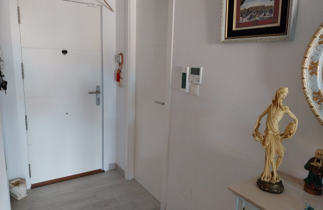 Resale - Apartment / flat -
La Mata - Costa Blanca