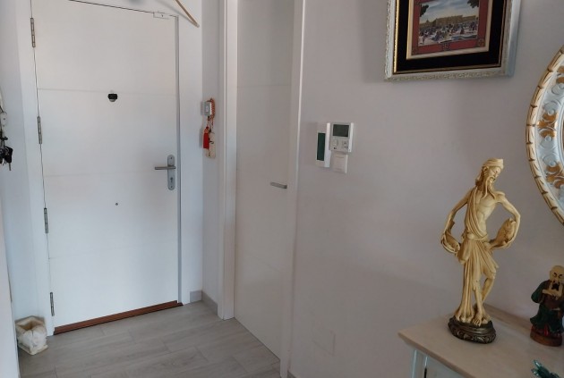 Resale - Apartment / flat -
La Mata - Costa Blanca