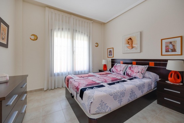 Z drugiej ręki - Bungalow -
Torrevieja - Torrejón