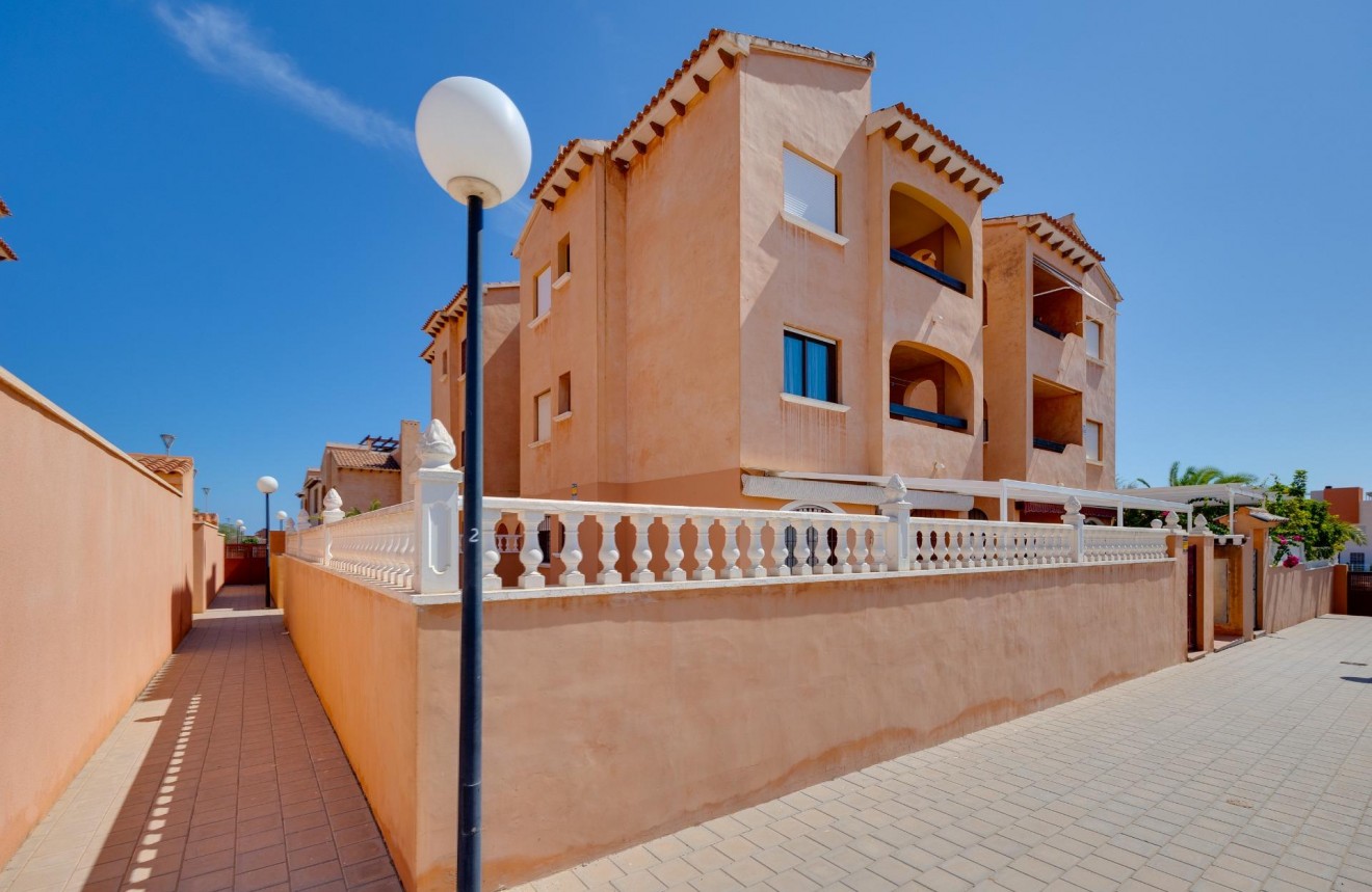 Z drugiej ręki - Bungalow -
Torrevieja - Torrejón