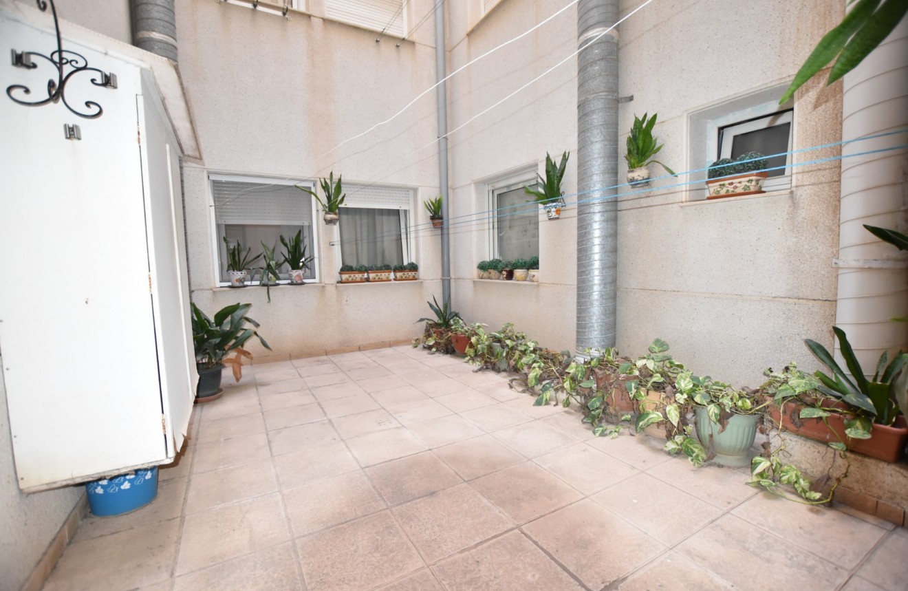 Tweedehands - Appartement / flat -
Torrevieja - Costa Blanca