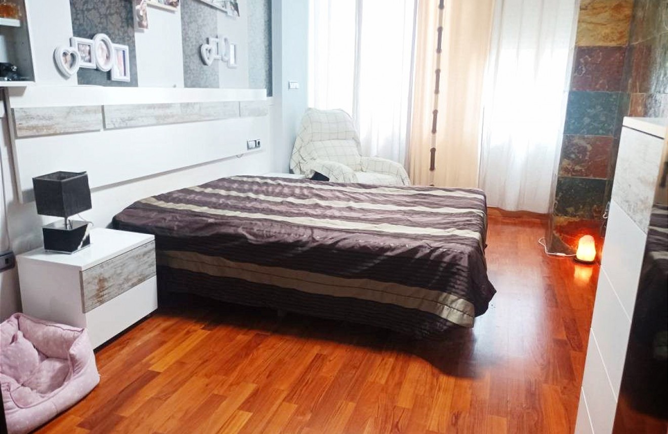 Resale - Apartment / flat -
Almoradí