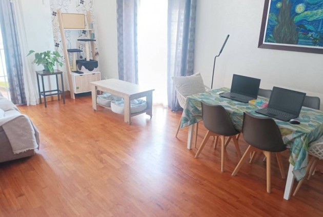 Resale - Apartment / flat -
Almoradí