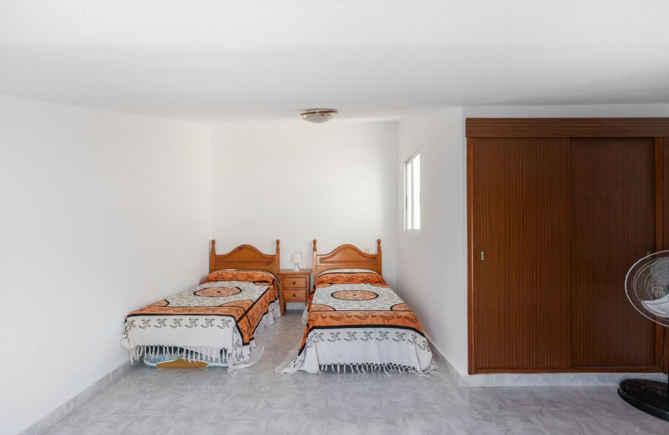 Resale - Bungalow -
Torrevieja - San luis