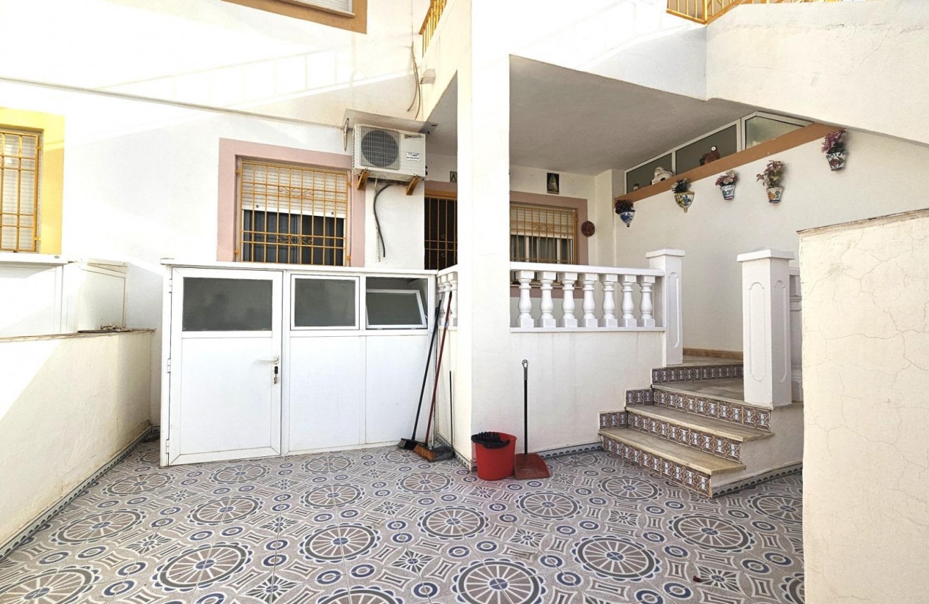 Resale - Bungalow -
Torrevieja - Parque las naciones