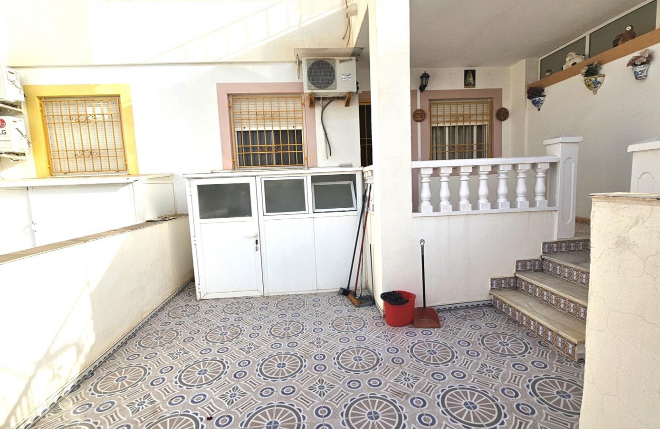 Resale - Bungalow -
Torrevieja - Parque las naciones