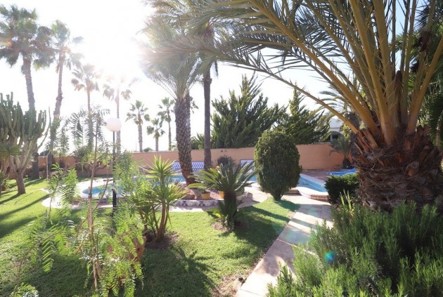 Resale - Chalet -
Torrevieja - Costa Blanca