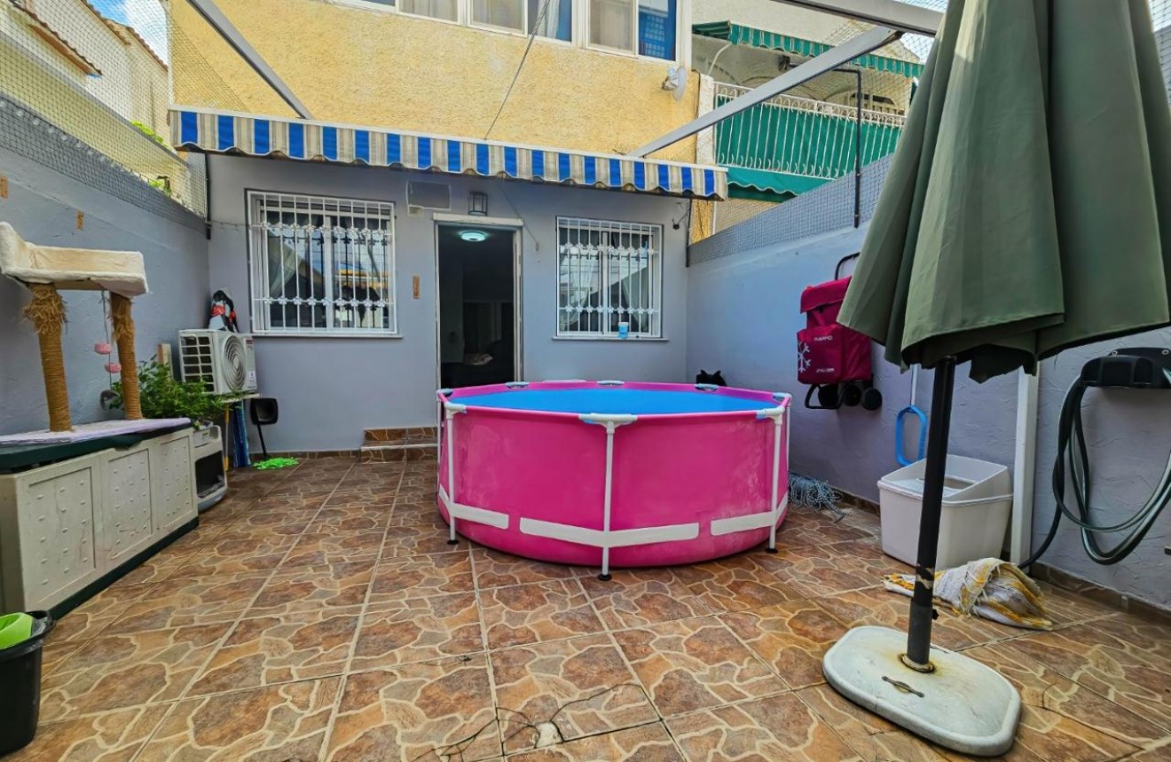 Resale - Bungalow -
Torrevieja - Costa Blanca