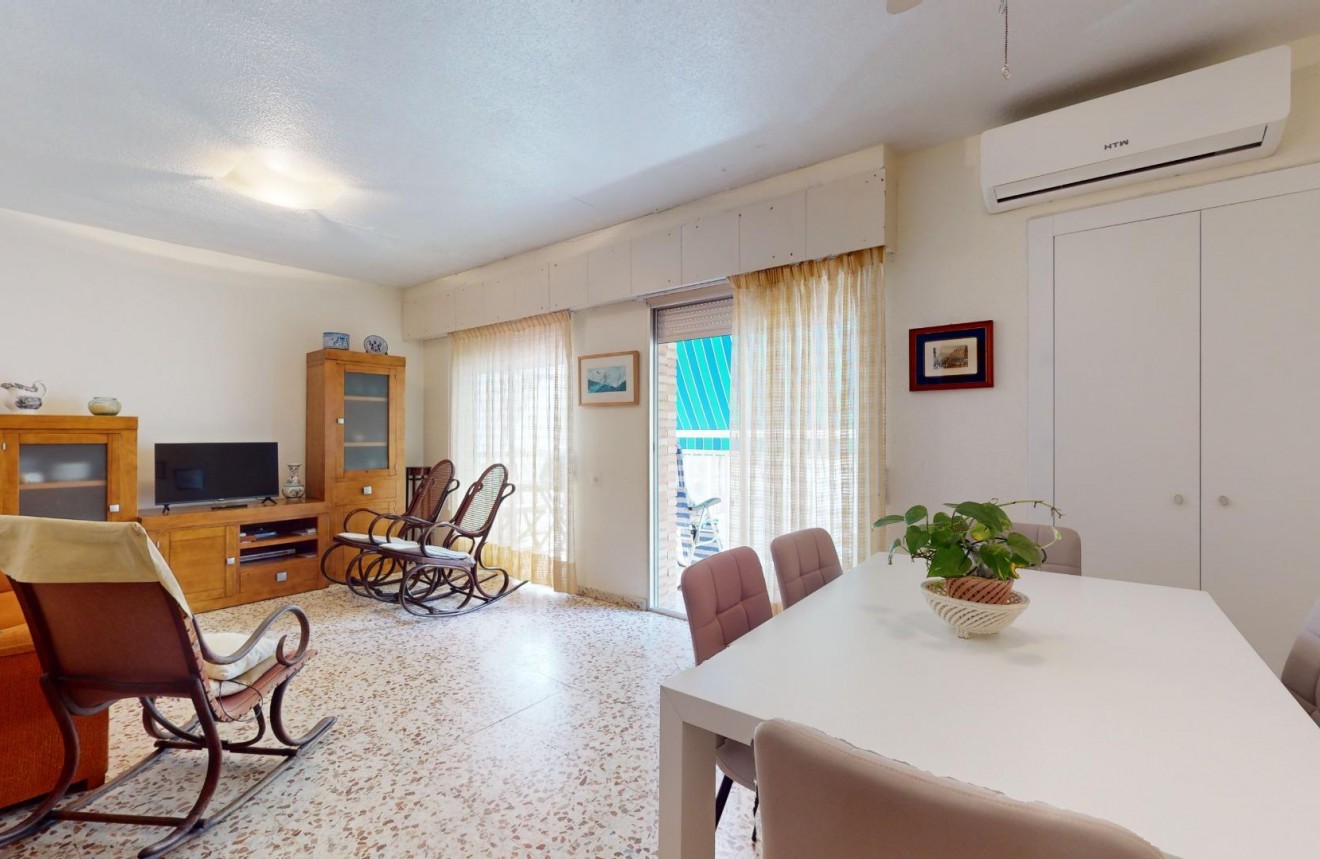 Aus zweiter Hand - Wohnung -
Torrevieja - Playa del Cura