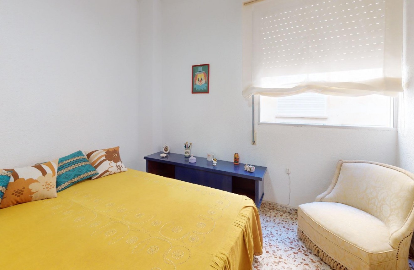 Aus zweiter Hand - Wohnung -
Torrevieja - Playa del Cura