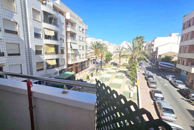 Z drugiej ręki - Mieszkanie w bloku -
Torrevieja - Centro