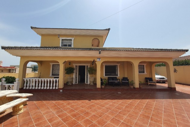 Resale - Chalet -
Los Balcones - Costa Blanca