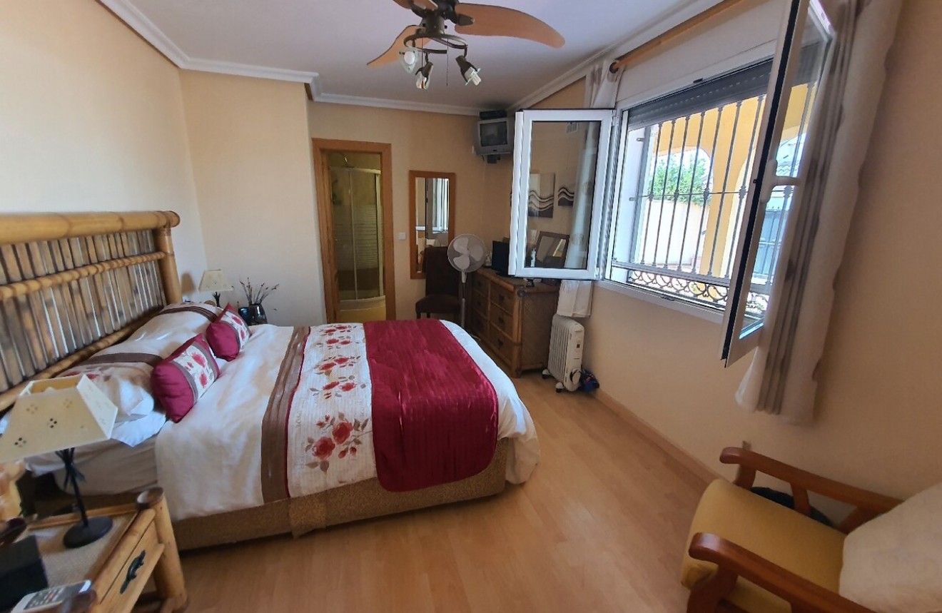 Resale - Chalet -
Los Balcones - Costa Blanca