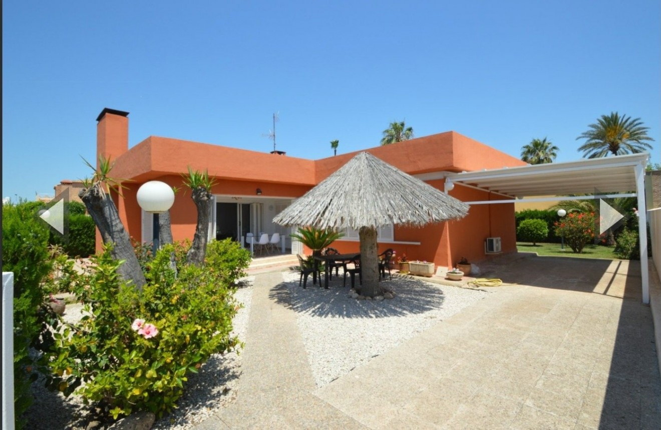 Aus zweiter Hand - Chalet -
Torrevieja - La veleta