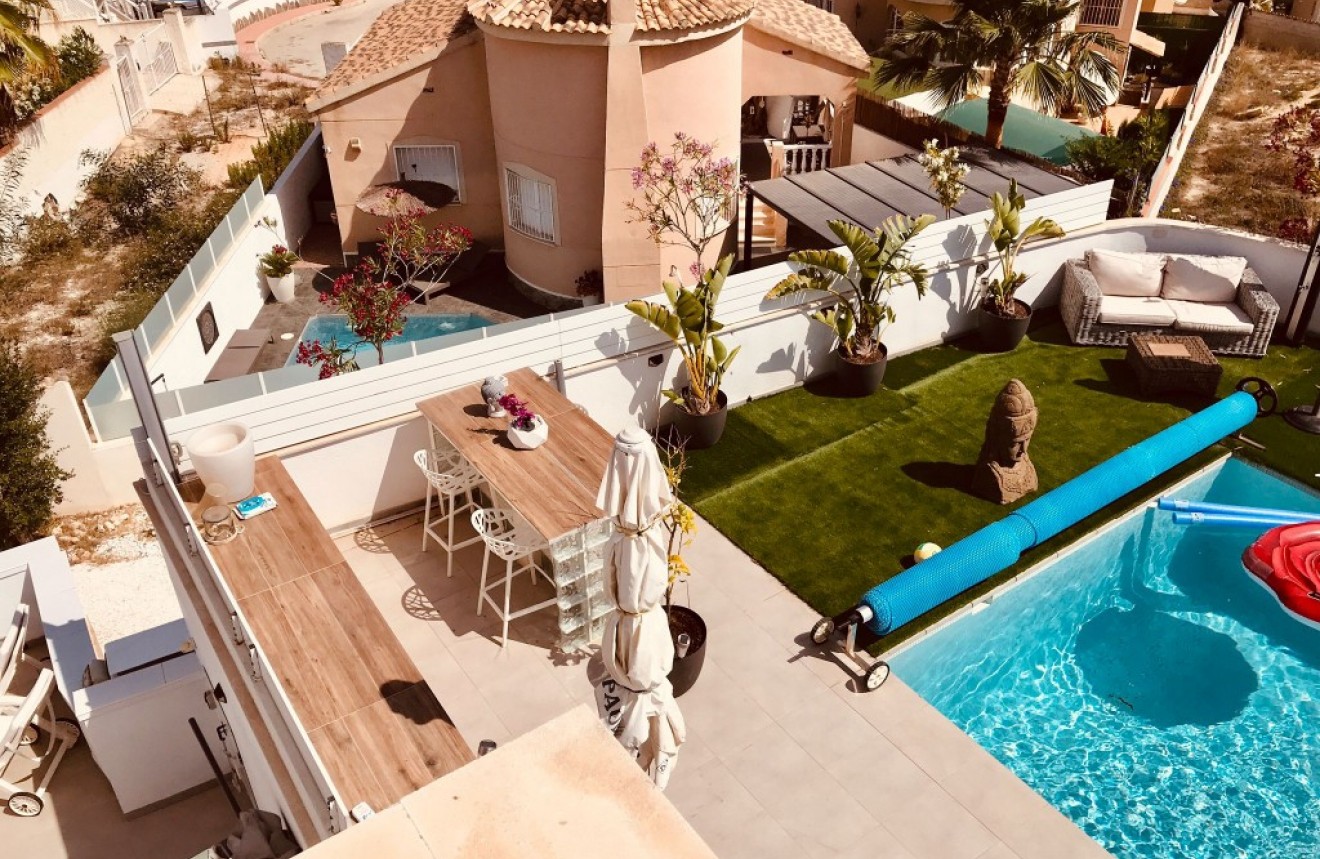 Resale - Chalet -
Ciudad Quesada - Costa Blanca