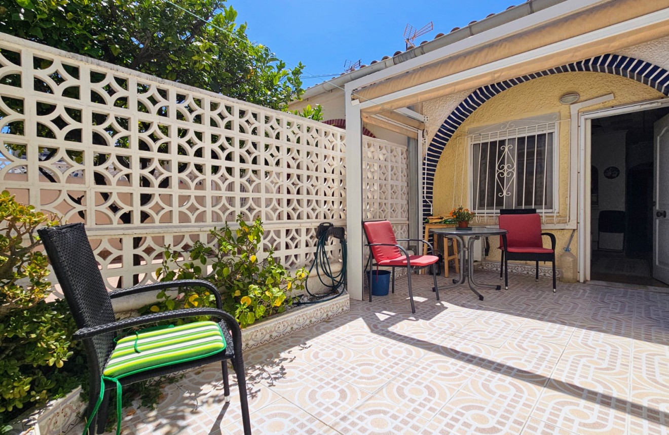 Z drugiej ręki - Bungalow -
Torrevieja - Costa Blanca