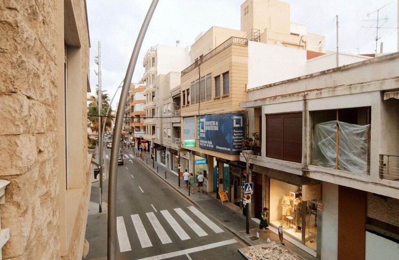 Z drugiej ręki - Mieszkanie w bloku -
Torrevieja - DOWNTOWN