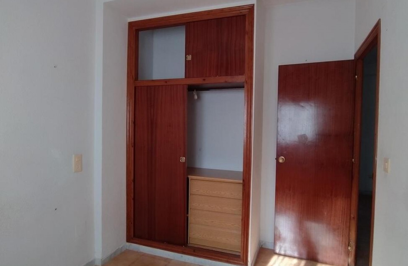 Resale - Apartment / flat -
Torrevieja - La Mata