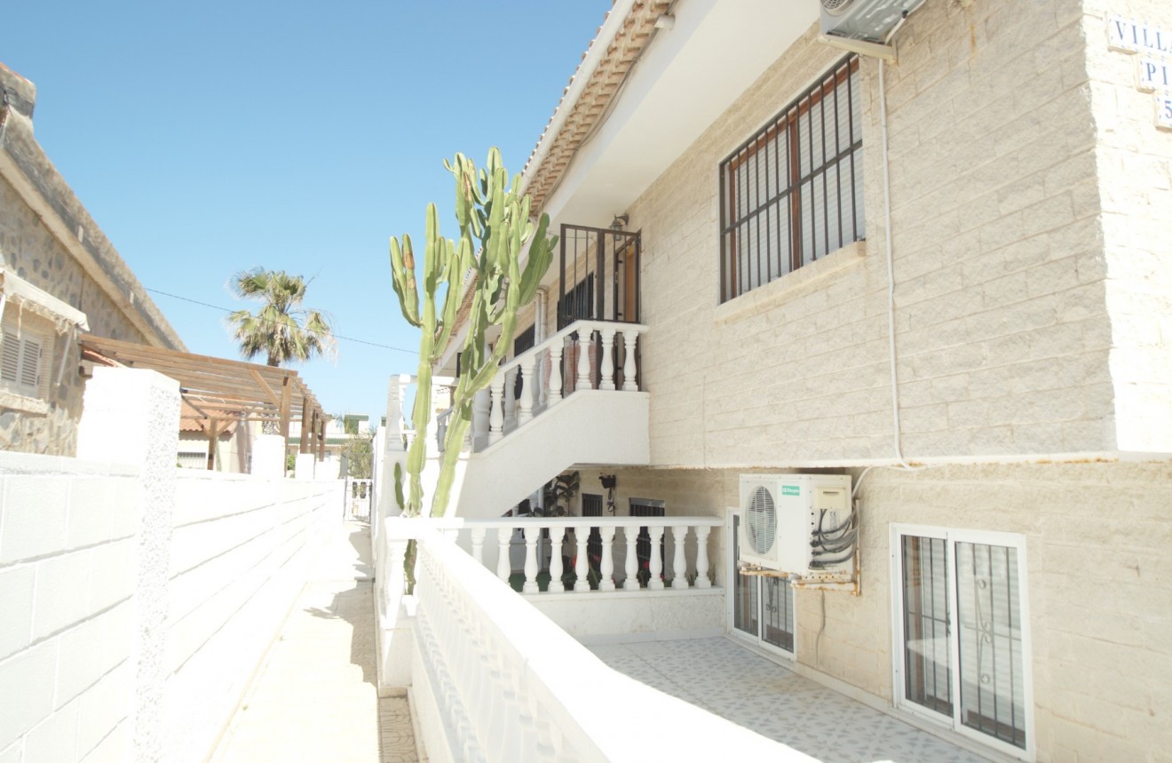 Tweedehands - Bungalow -
La Mata - Costa Blanca