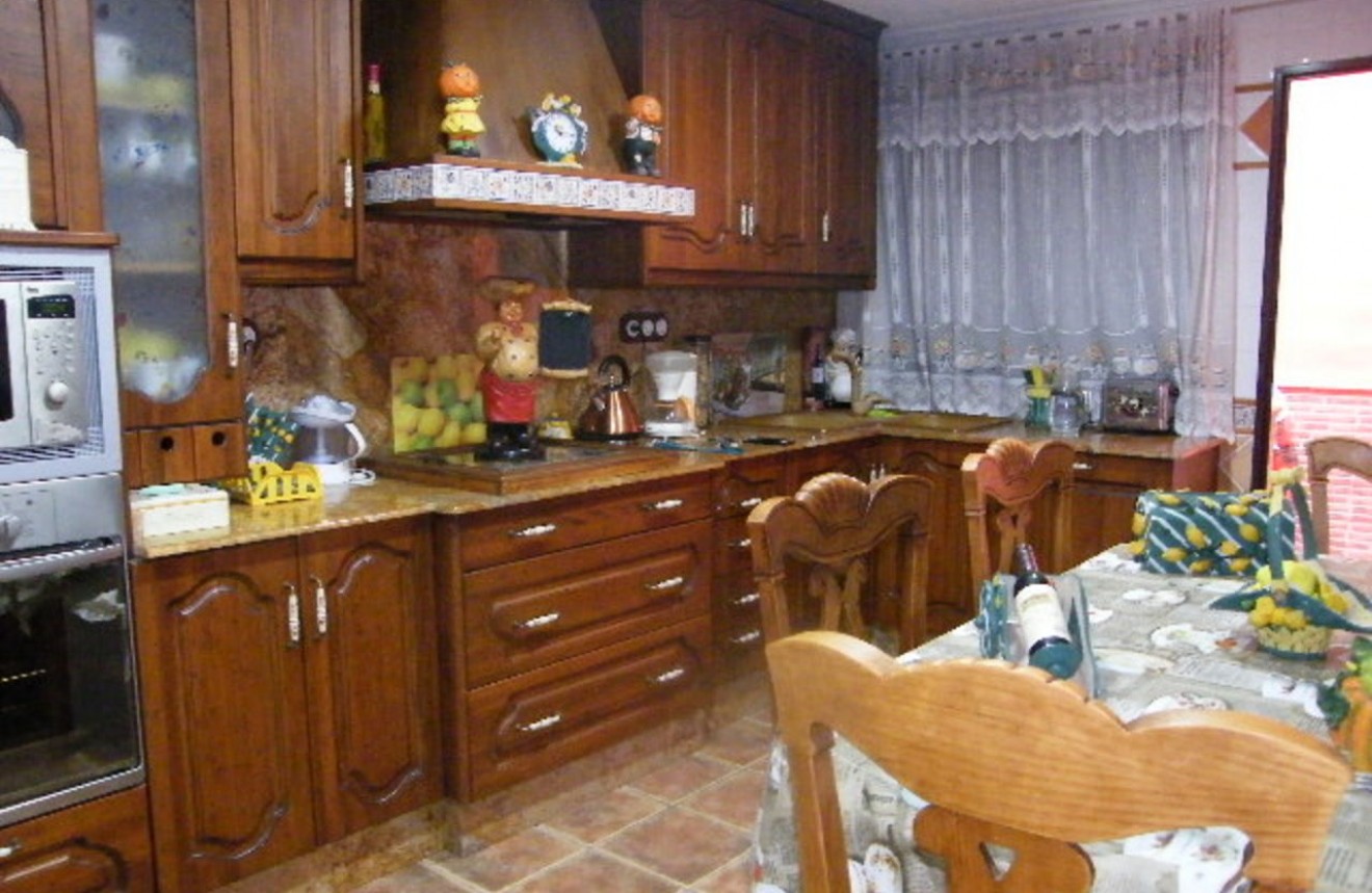 Resale - Chalet -
Daya Nueva - Costa Blanca