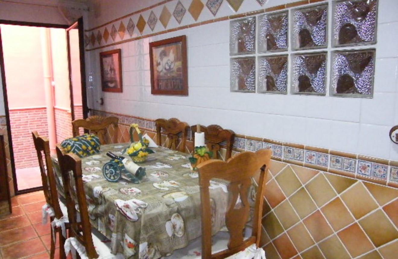 Resale - Chalet -
Daya Nueva - Costa Blanca