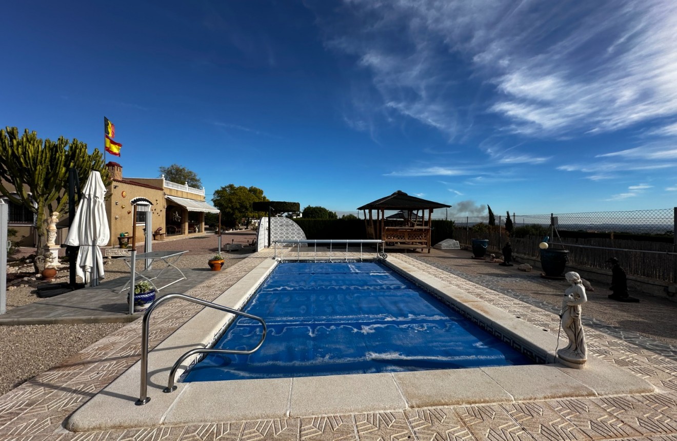 Resale - Chalet -
Albatera - Inland