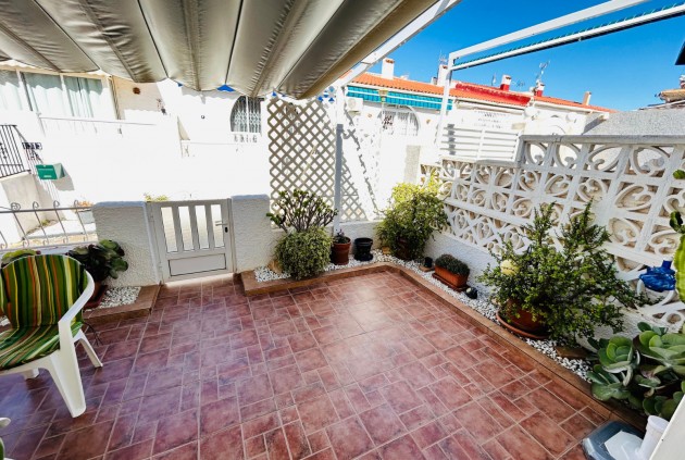 Resale - Chalet -
Torrevieja - Costa Blanca