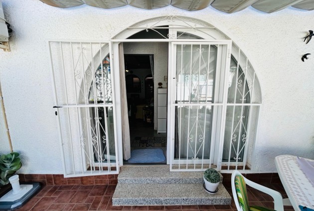 Resale - Chalet -
Torrevieja - Costa Blanca