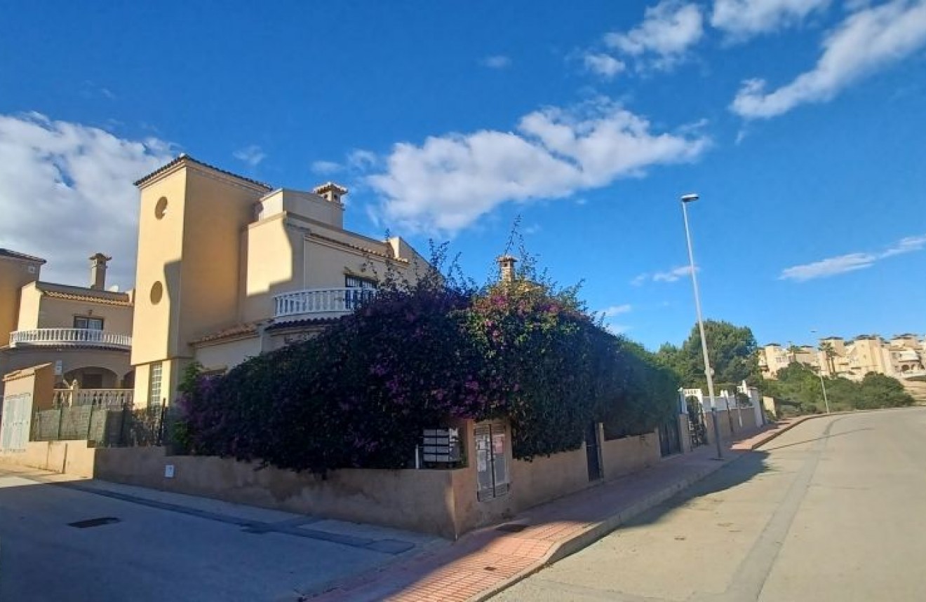 Tweedehands - Chalet -
Orihuela Costa - Costa Blanca