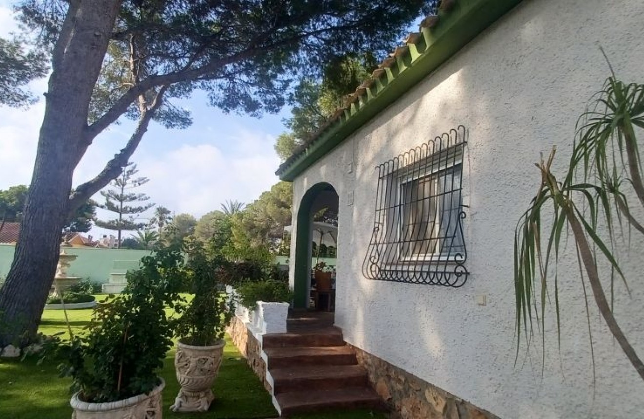 Segunda mano - Chalet -
Orihuela Costa - Costa Blanca