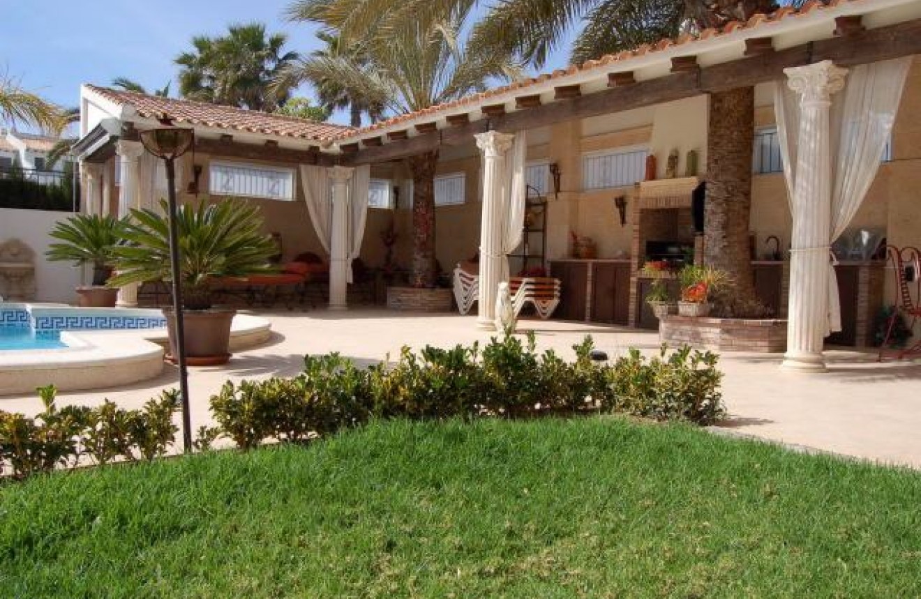 Resale - Chalet -
Playa Flamenca - Costa Blanca