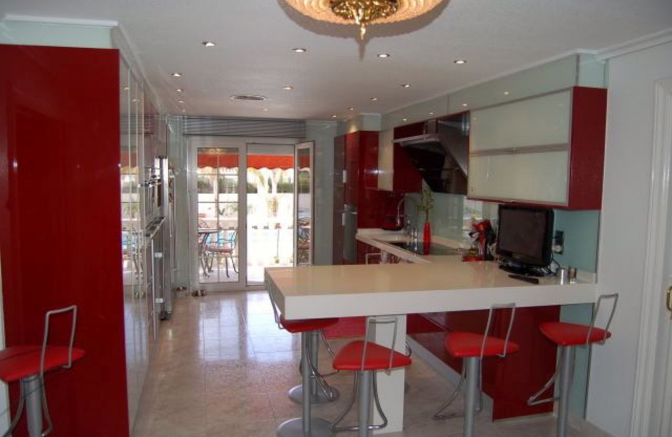 Resale - Chalet -
Playa Flamenca - Costa Blanca