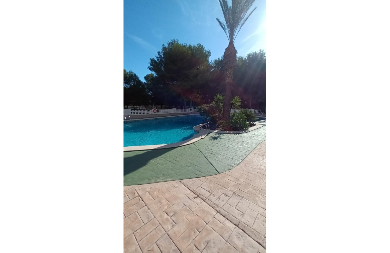 Resale - Apartment / flat -
Orihuela Costa - Campoamor