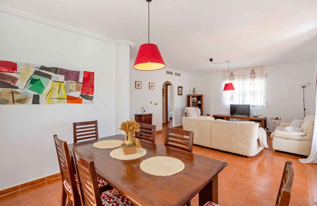 D'occasion - Chalet -
Orihuela Costa - La Zenia