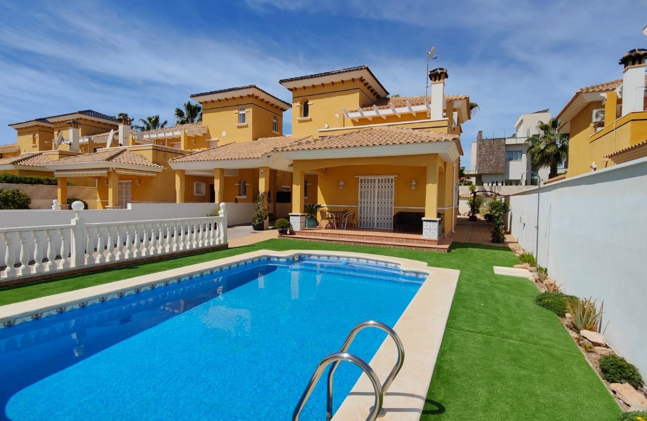 Segunda mano - Chalet -
Orihuela Costa - Costa Blanca