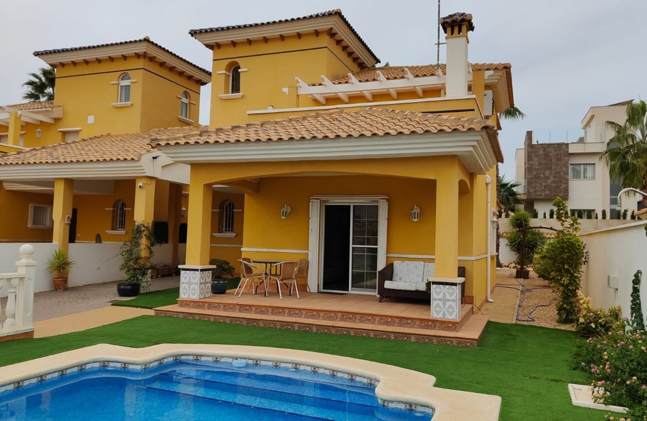 Segunda mano - Chalet -
Orihuela Costa - Costa Blanca