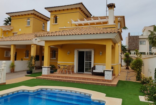 Segunda mano - Chalet -
Orihuela Costa - Costa Blanca