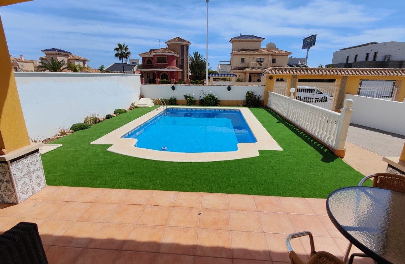 Segunda mano - Chalet -
Orihuela Costa - Costa Blanca