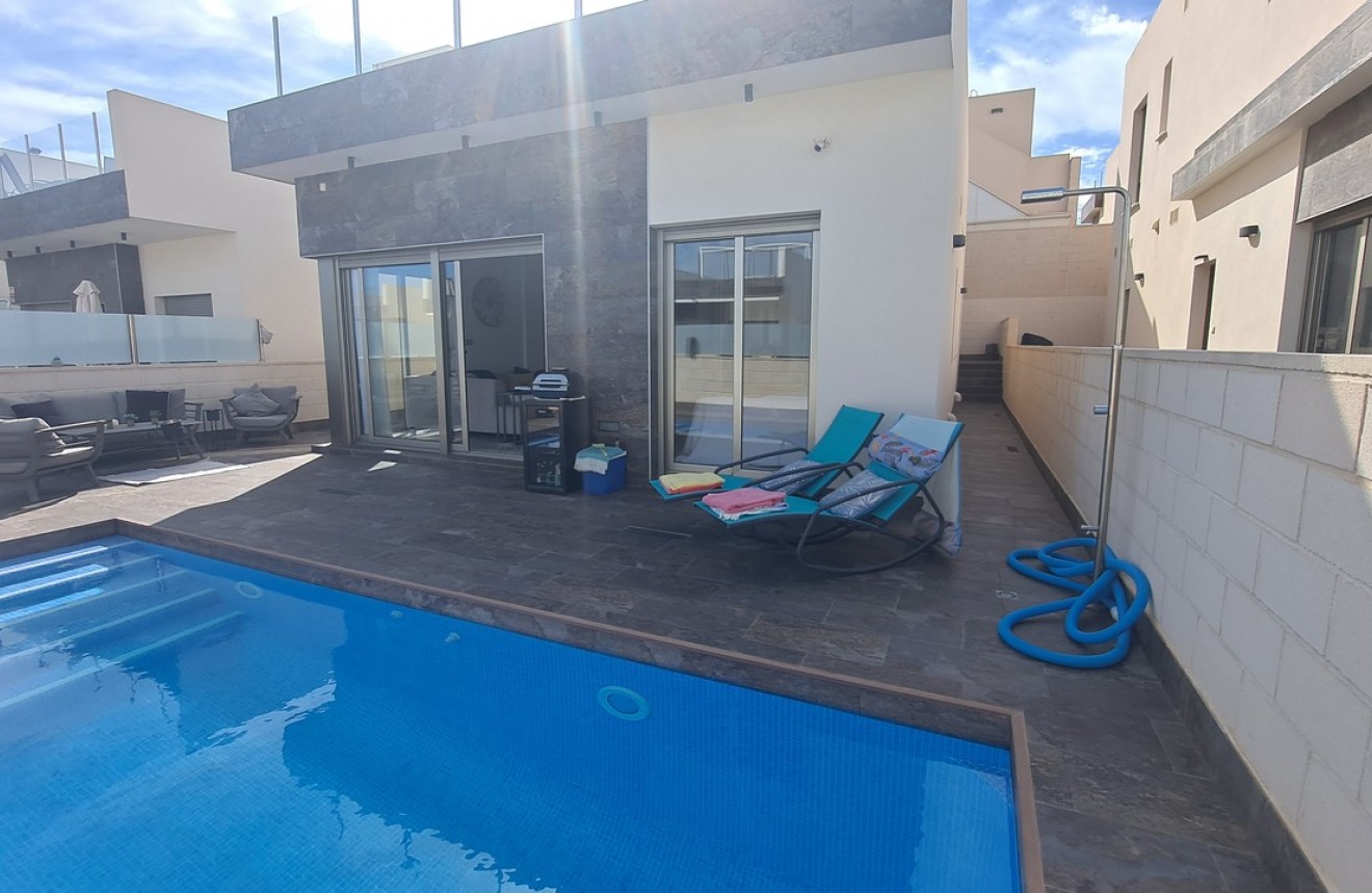 Segunda mano - Chalet -
Orihuela Costa - Costa Blanca