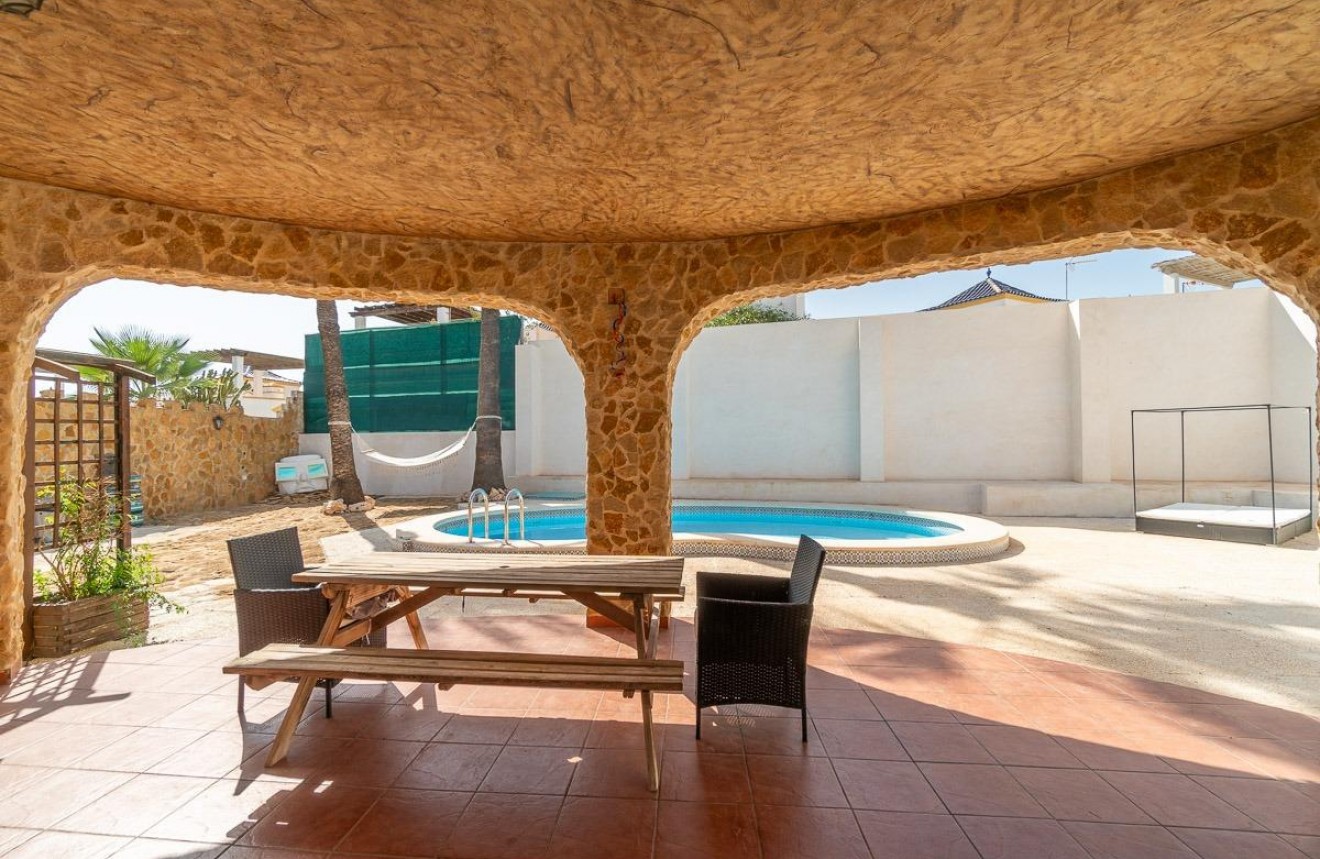 Tweedehands - Chalet -
Orihuela Costa - Los Balcones