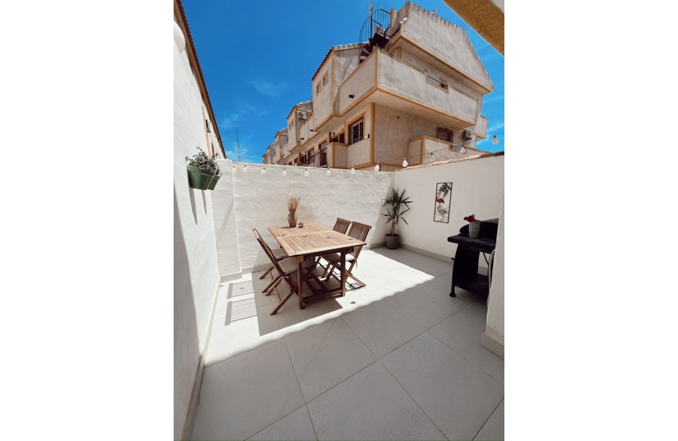 Aus zweiter Hand - Chalet -
Playa Flamenca - Costa Blanca