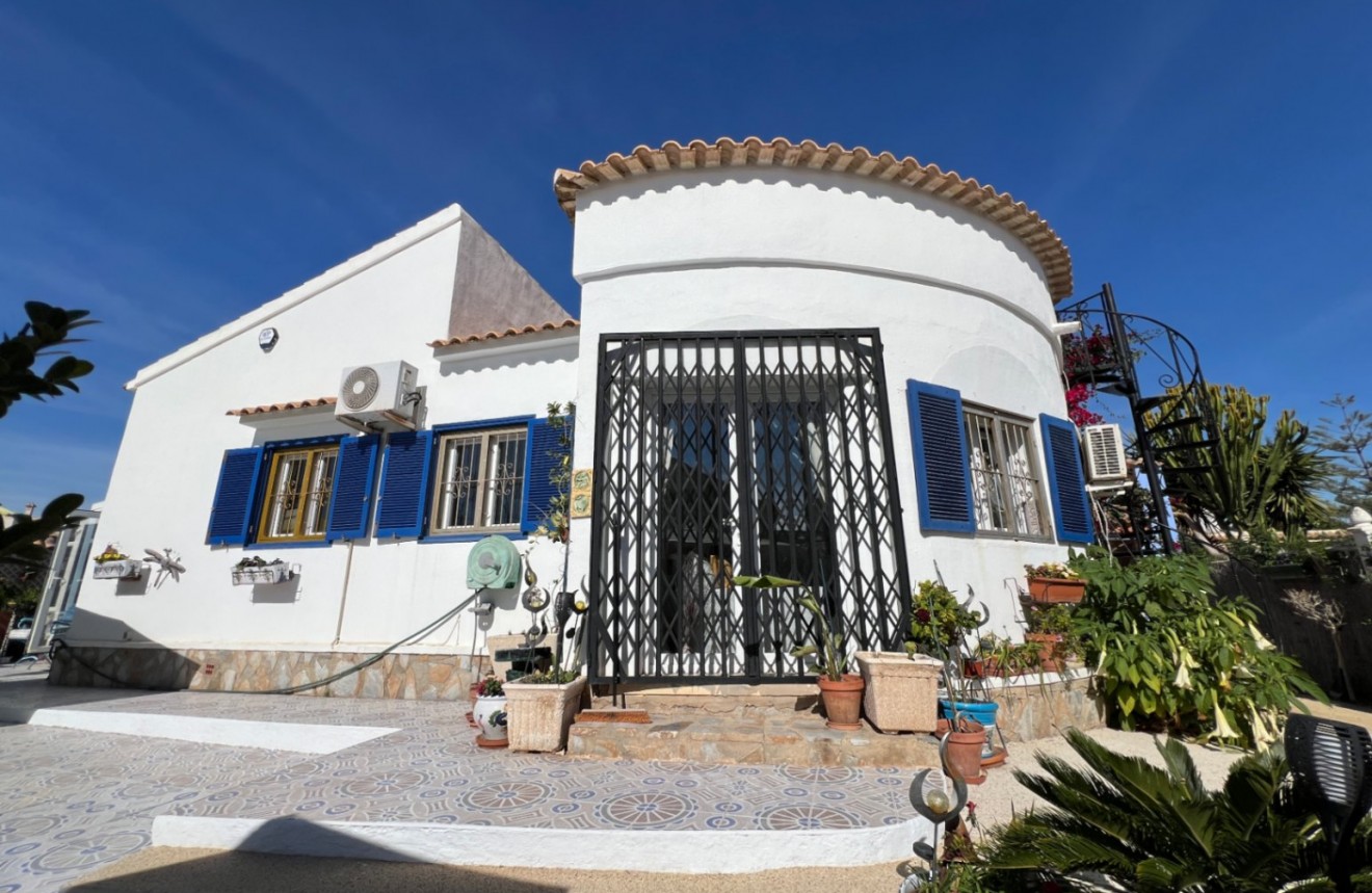 Segunda mano - Chalet -
Orihuela Costa - Costa Blanca